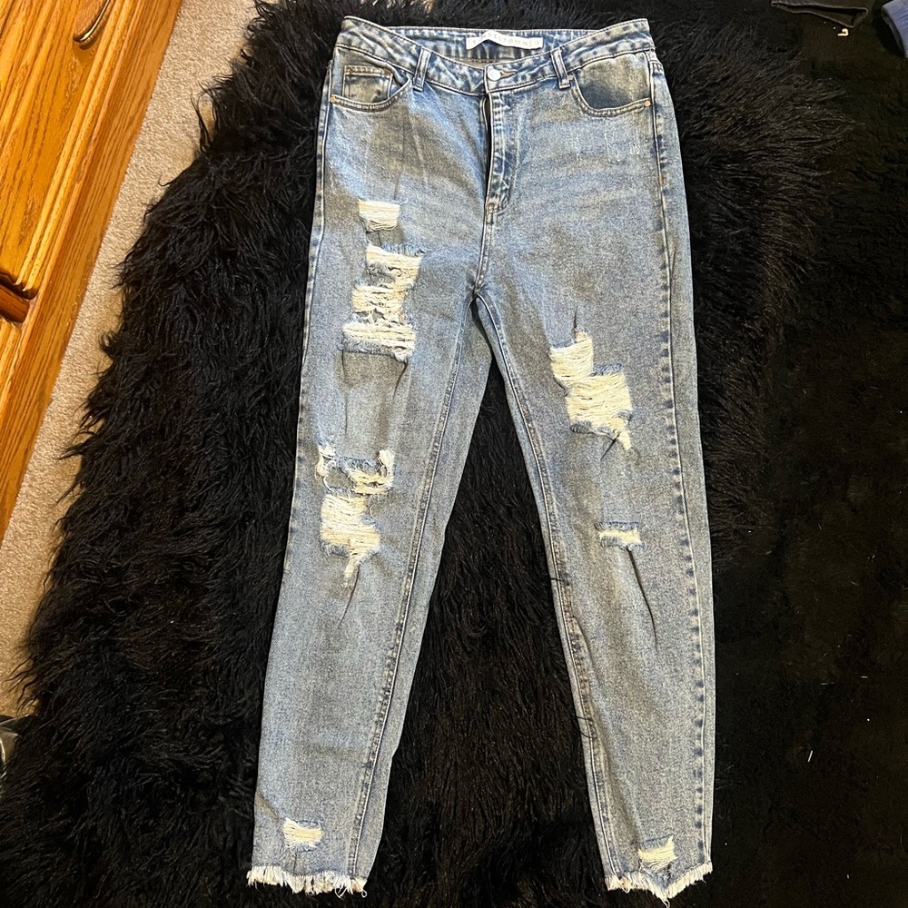 Macy’s Tinseltown distressed jeans size 13